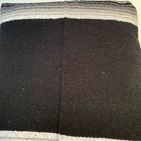 MOLINA PONCHO- Clint Eastwood Style MEASURES 78” X 48” UNFOLD - Picture 4 of 12